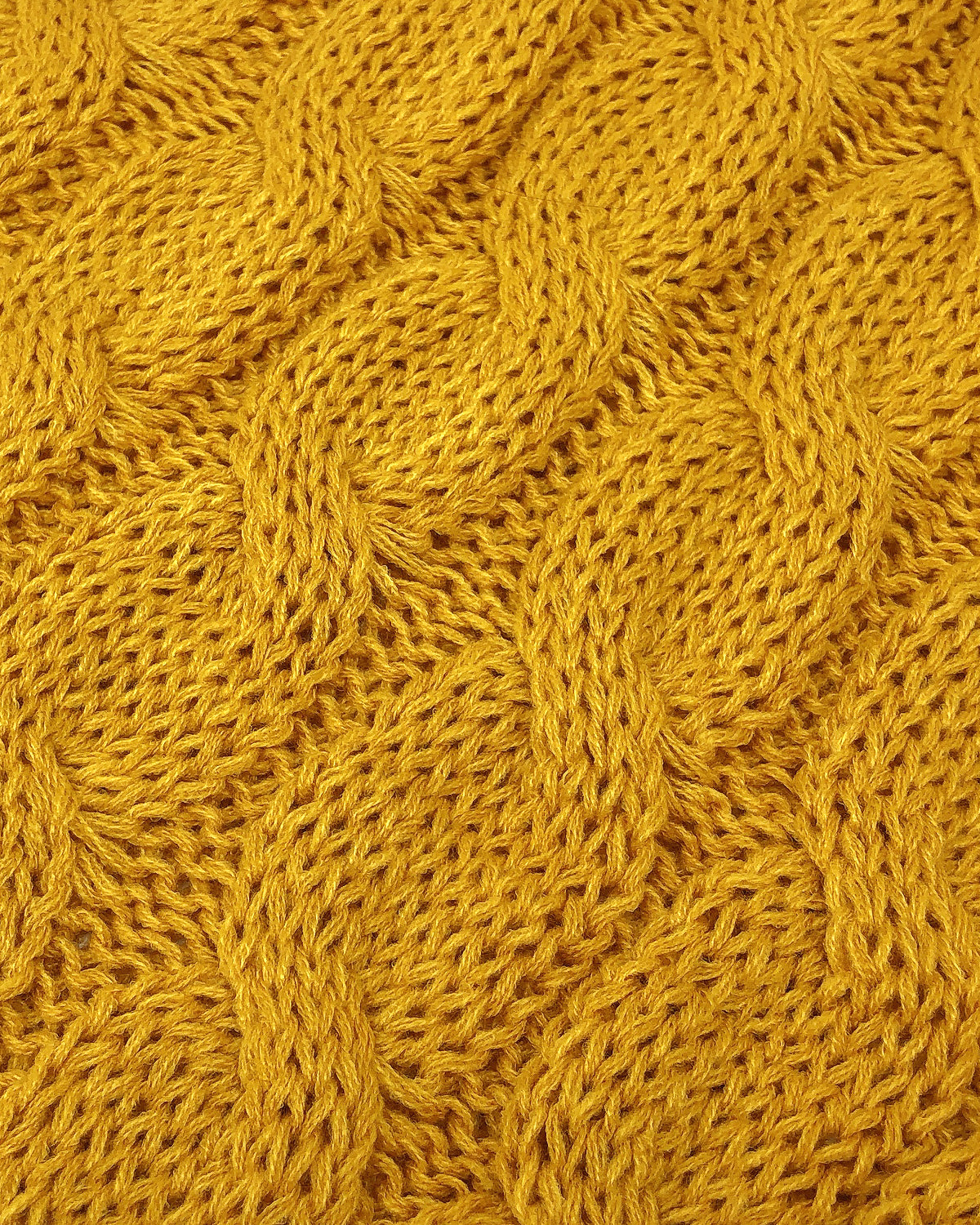 Wrapables Winter Warm Chunky Cable Knit Infinity Scarf and Beanie Set, Yellow