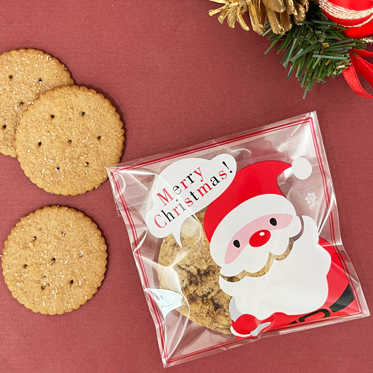 Wrapables Transparent Self-Adhesive 4" x 4" Candy and Cookie Bags, Favor Treat Bags for Parties and Wedding (200pcs), Snowflakes & Santa