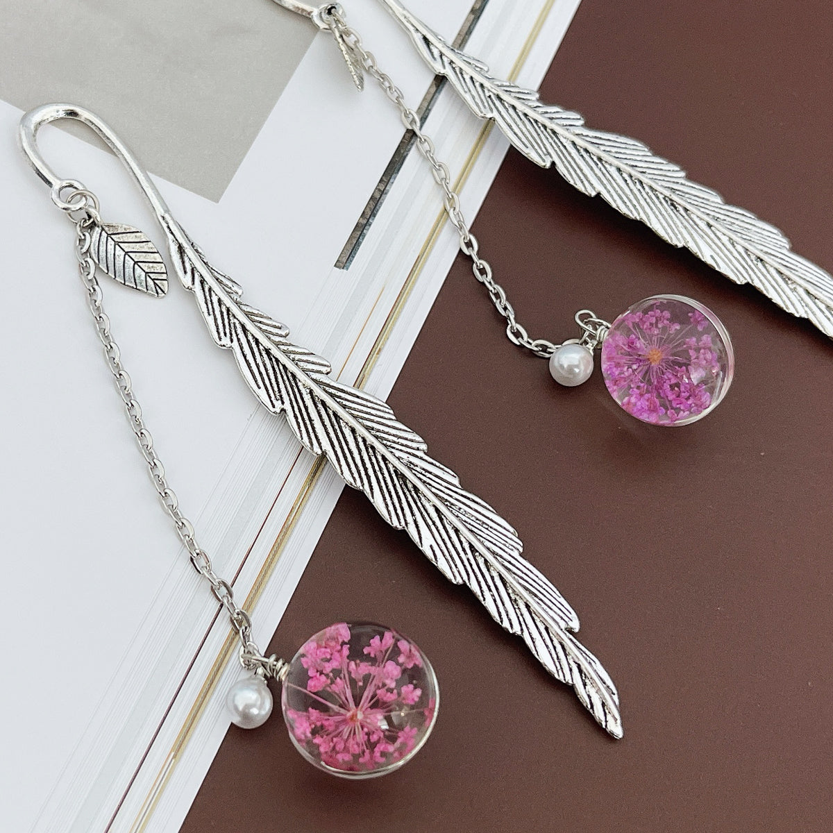 Wrapables Metal Leaf Bookmark with Charm for Book Lovers & Readers (Set of 2), Purple & Pink