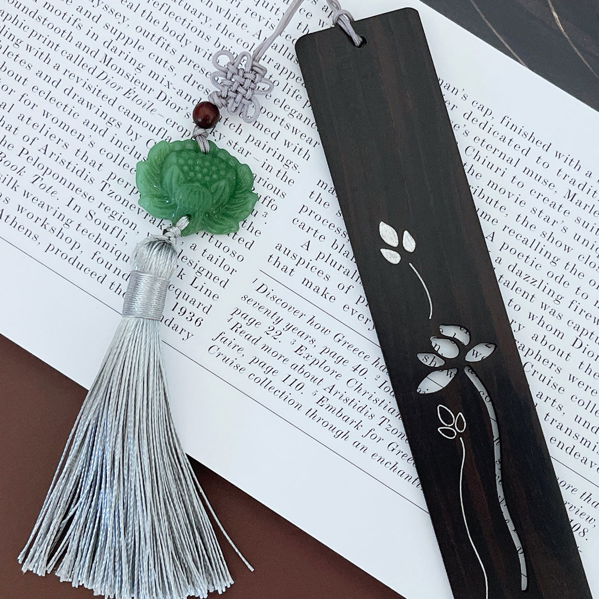 Wrapables Sandalwood Bookmark with Pendant Tassel for Book Lovers and Readers, Water Lily