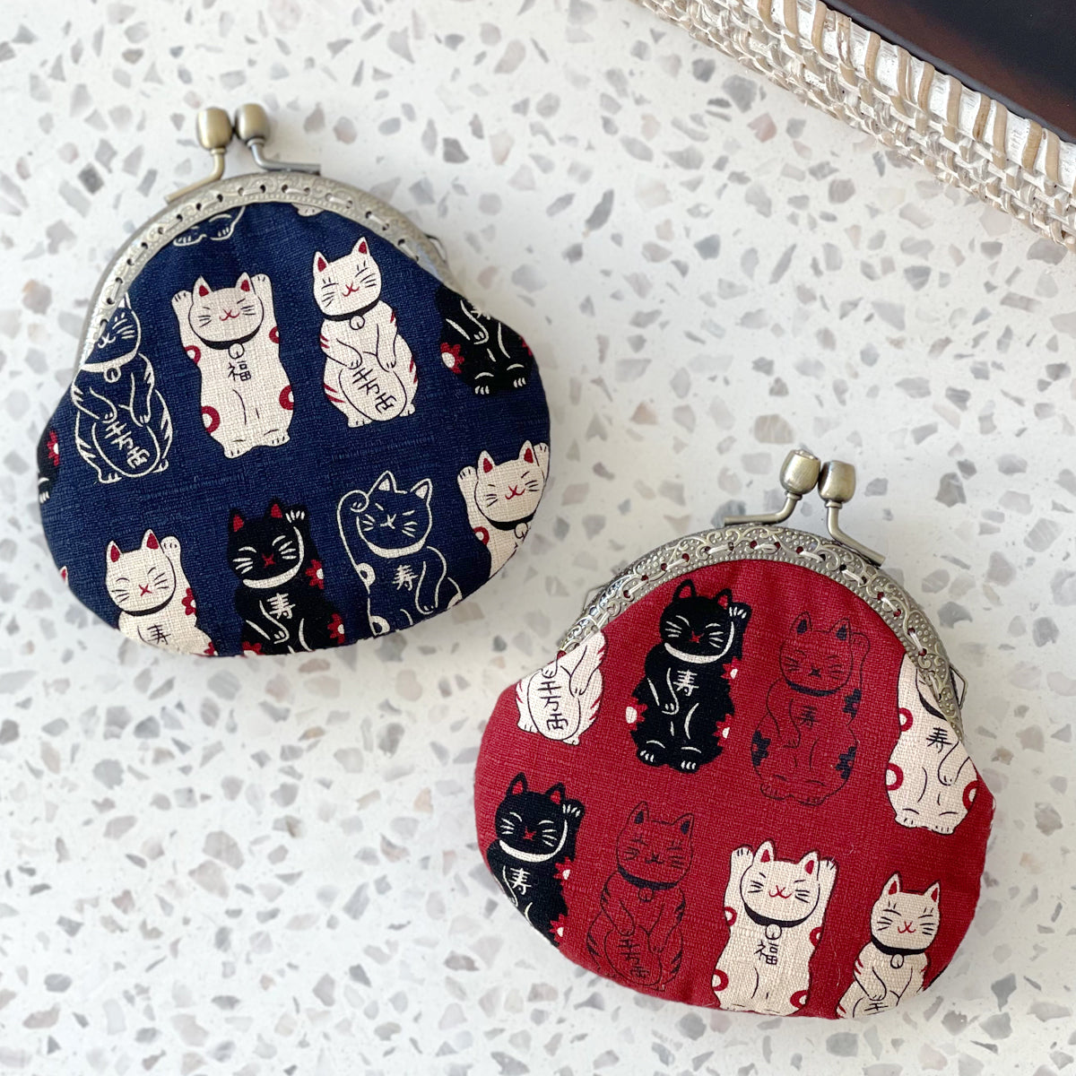 Wrapables Stylish Decorative Coin Purse, Clasp Wallet, Navy Fortune Cat