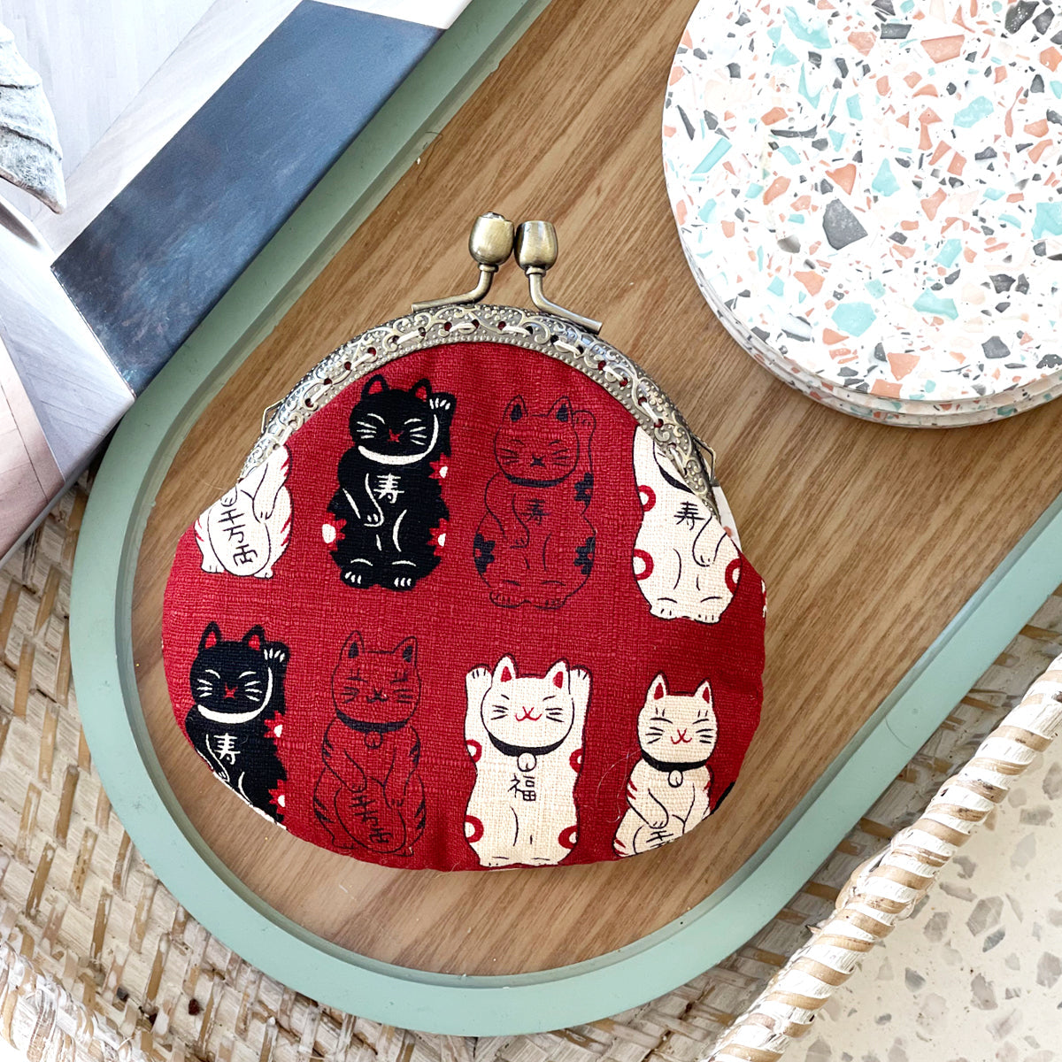 Wrapables Stylish Decorative Coin Purse, Clasp Wallet, Red Fortune Cat