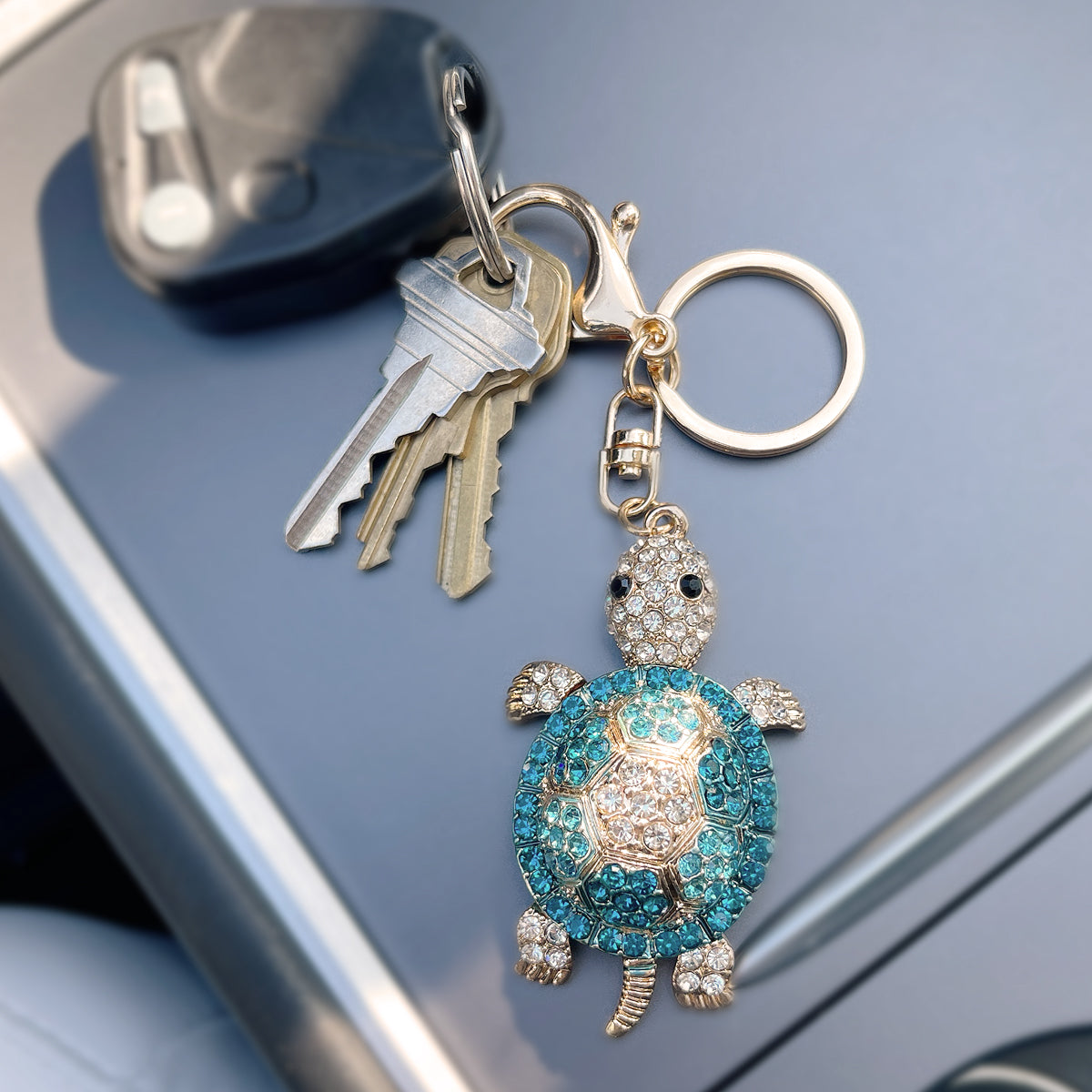 Wrapables Crystal Bling Key Chain Keyring with Tassel Car Purse Handbag Pendant, Blue Sea Turtle