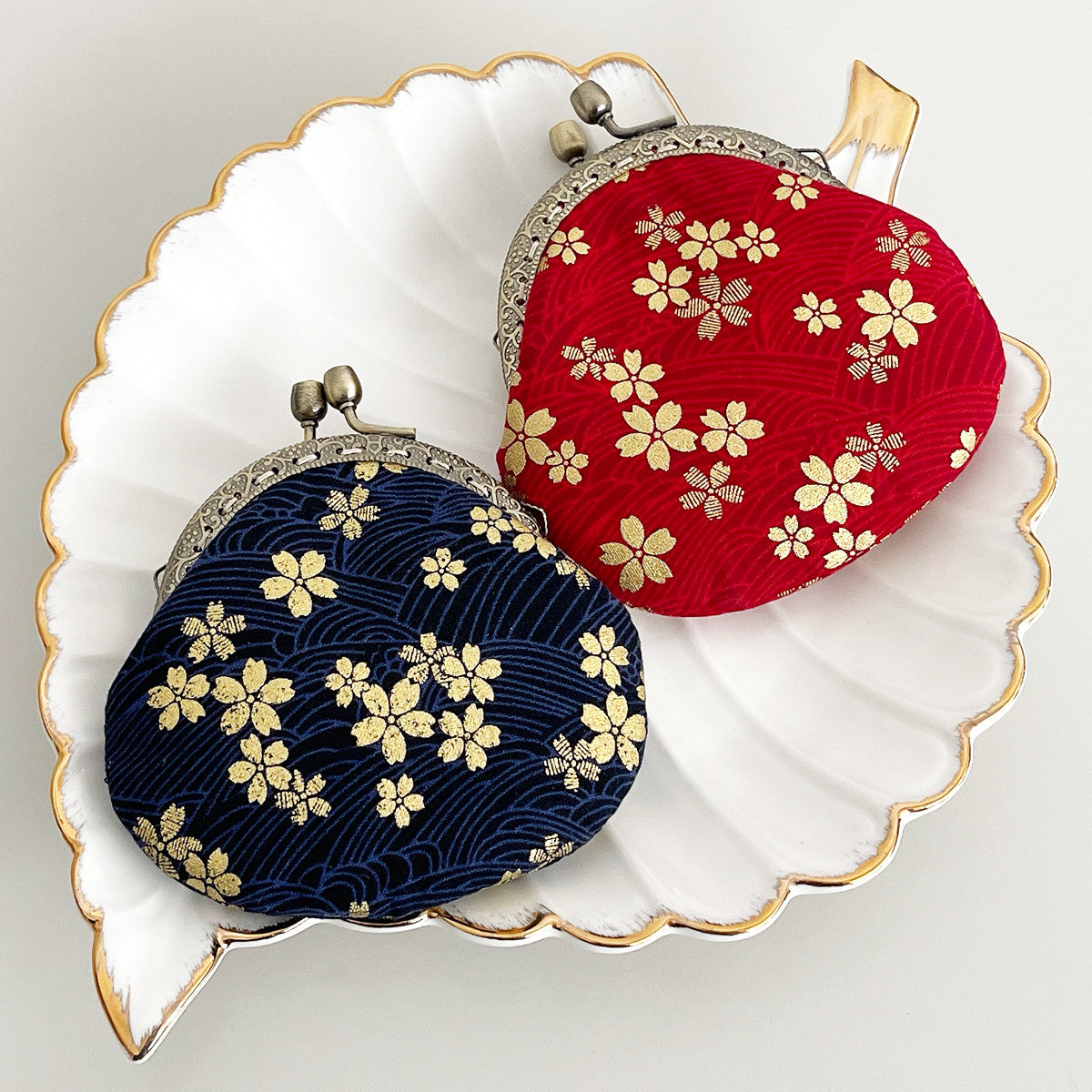 Wrapables Stylish Decorative Coin Purse, Clasp Wallet, Navy Blossoms