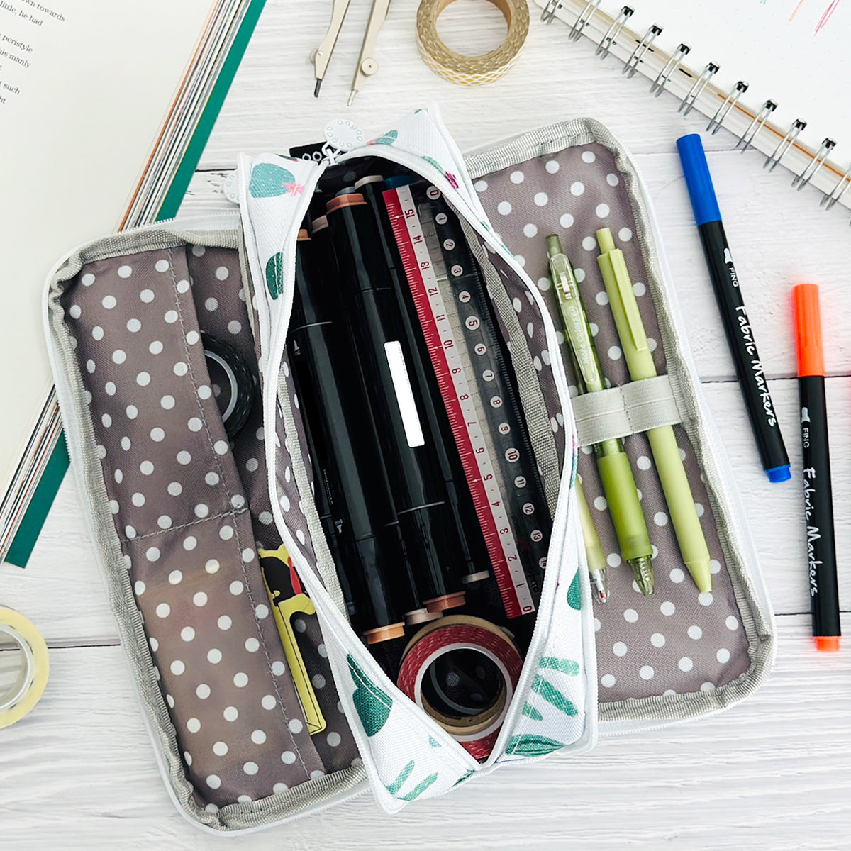 Wrapables Large Capacity Pencil Case, 3 Compartment Pencil Pouch for Stationery Pens, Cactus