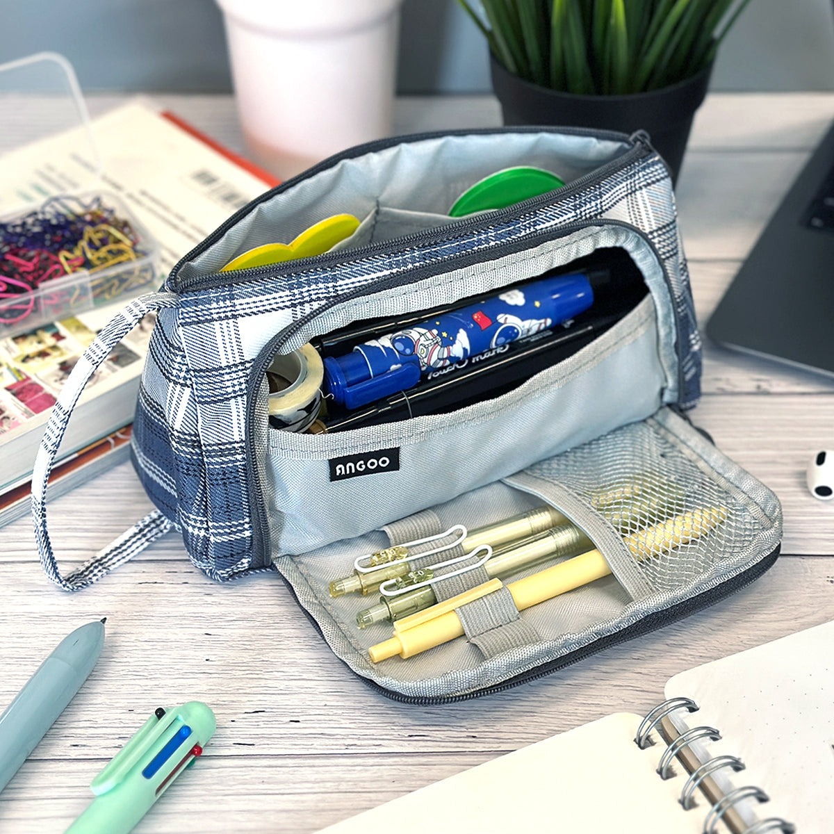 Wrapables Large Capacity Pencil Case, Portable Pencil Pouch for Stationery Office Supplies, Plaid Blue