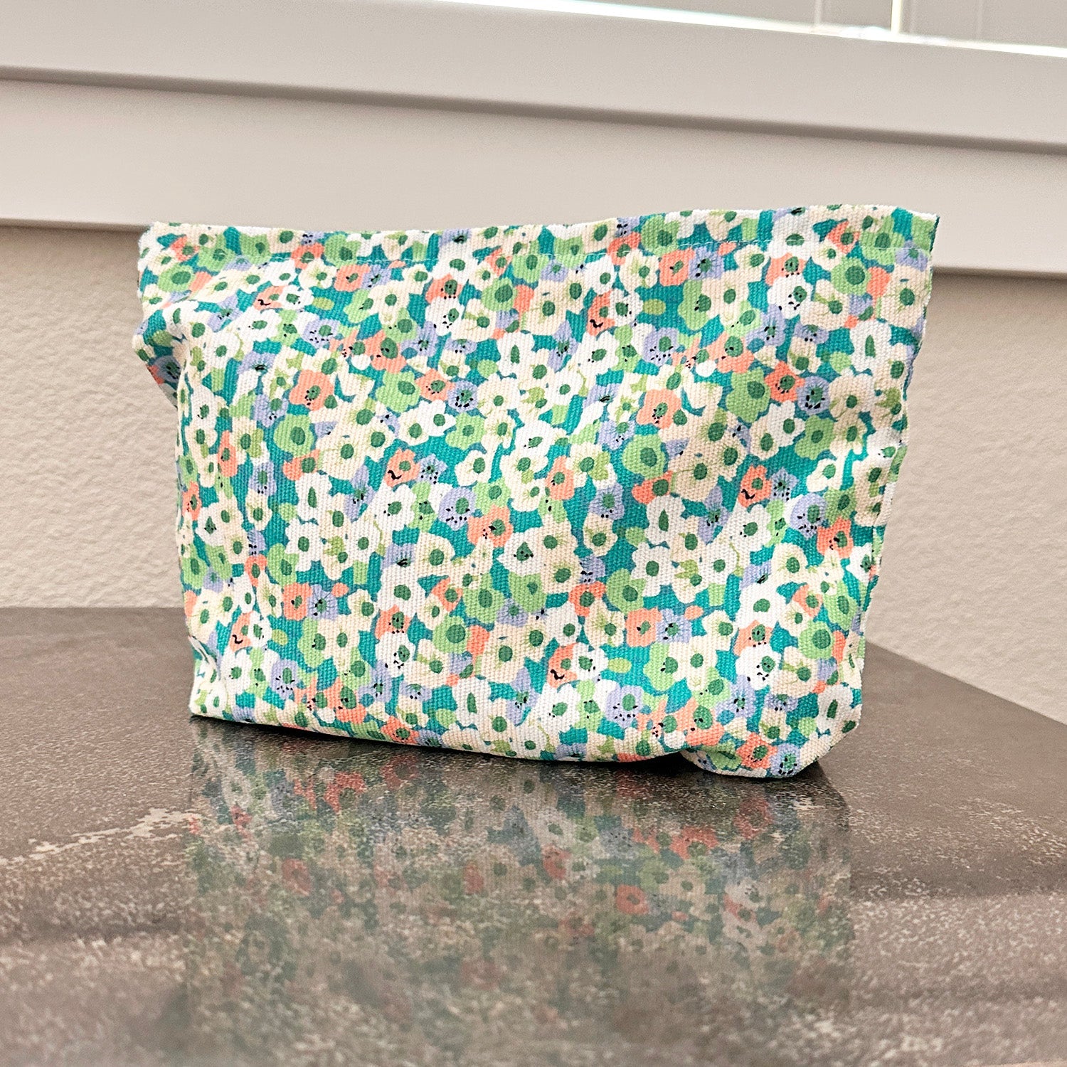 Wrapables Cosmetic Pouch, Makeup and Toiletry Travel Bag, Green Floral