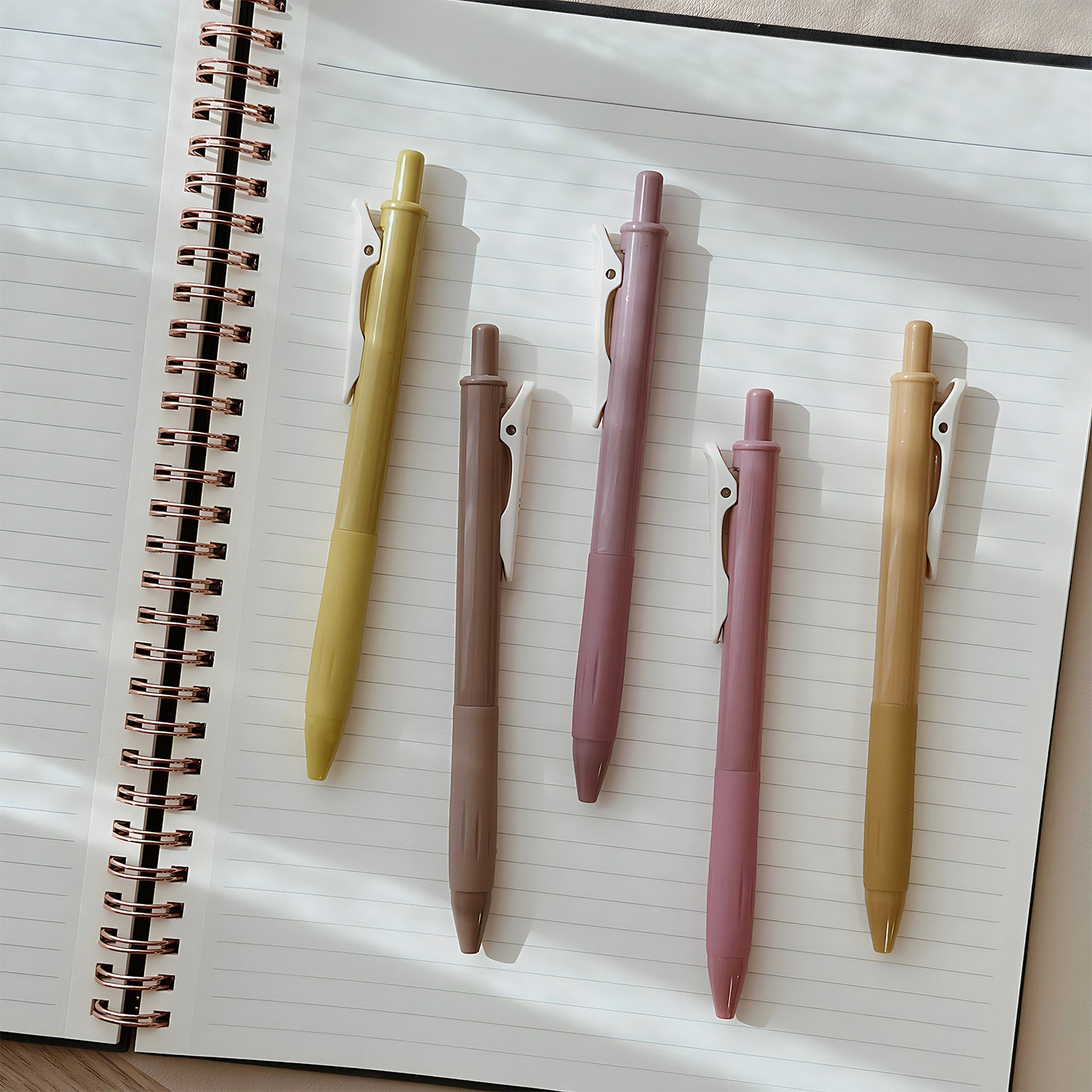 Wrapables Multi-Color Retractable Gel Pen Set (5 pack), 0.5mm Fine Point, for Writing, Journaling, Drawing, Home and Office