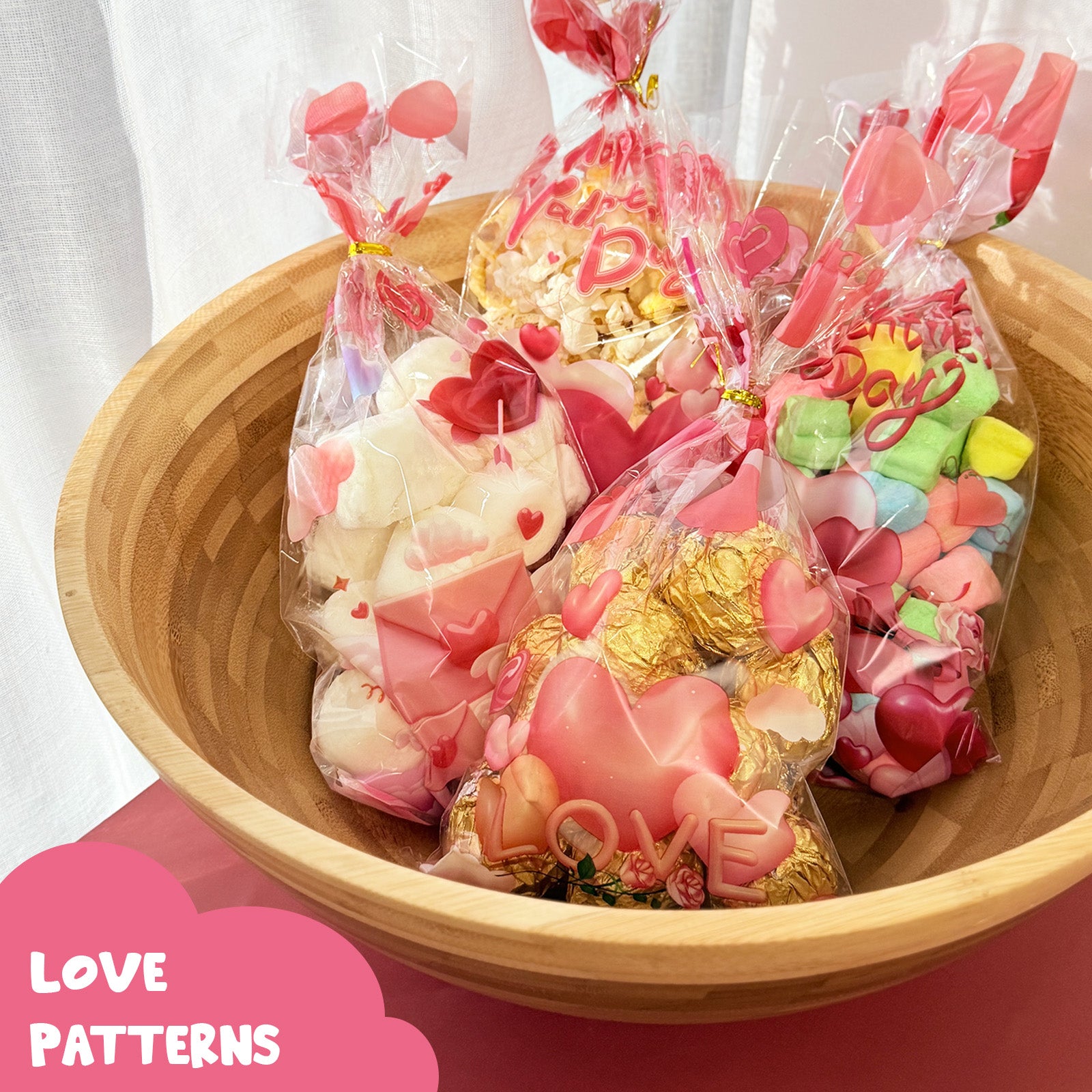 Wrapables 100pcs Valentines Cellophane Treat Bags and Ties