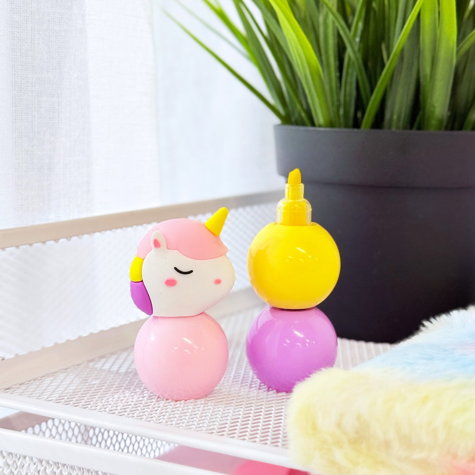 Wrapables Mini Stackable Highlighters, Cute Multi-color Markers, Unicorn