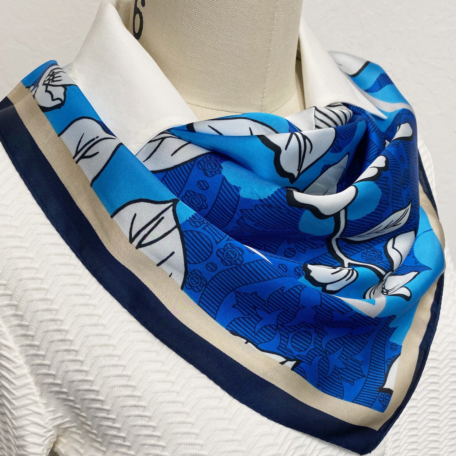 Wrapables Satin Neckerchief Square Scarf 26.5 x 26.5 Inches, Blue Summer Floral