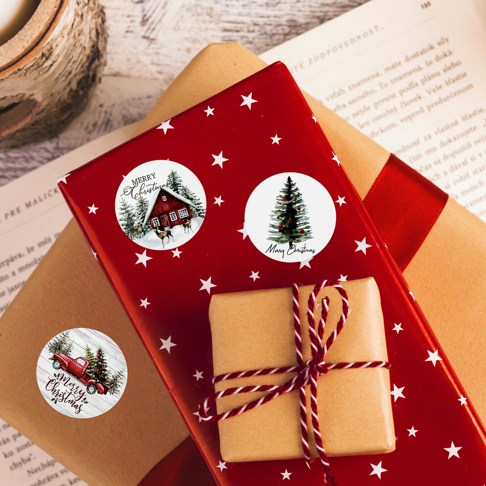 Wrapables Christmas Stickers Label Roll, Holiday Stickers for Sealing Cards, Envelopes, Gift Boxes, Festive Party Favors (500pcs), Happy Holidays