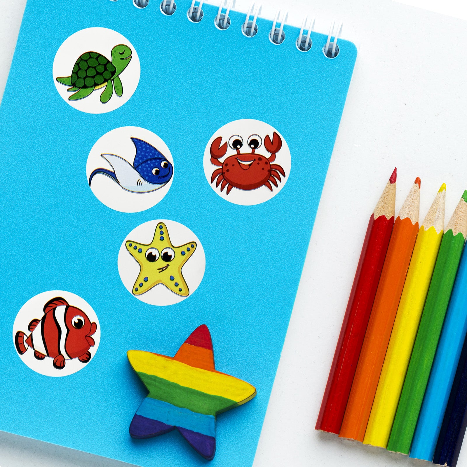 Wrapables Animal Sticker Roll, Stickers for Sealing Cards, Envelopes, Gift Boxes, Festive Party Favors (500pcs)
