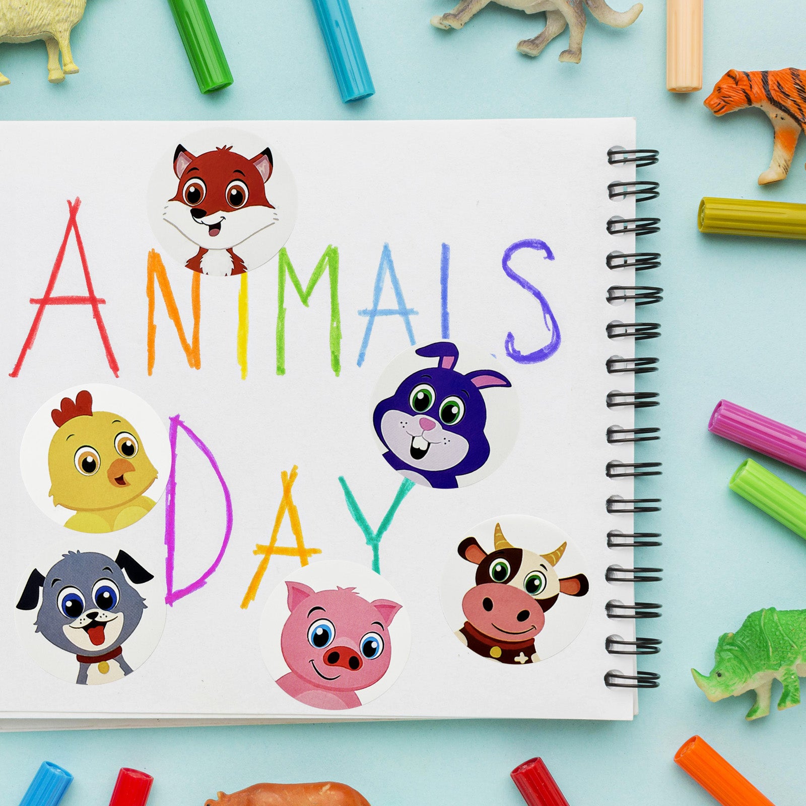 Wrapables Animal Sticker Roll, Stickers for Sealing Cards, Envelopes, Gift Boxes, Festive Party Favors (500pcs)