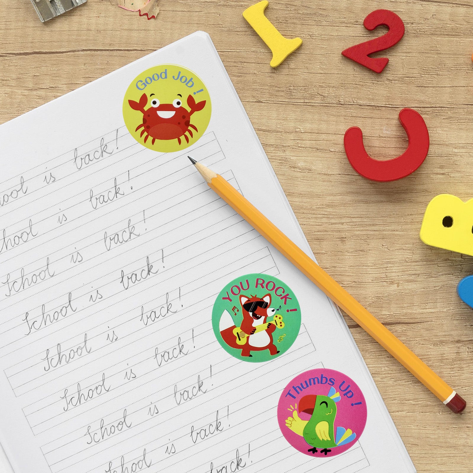 Wrapables Animal Sticker Roll, Stickers for Sealing Cards, Envelopes, Gift Boxes, Festive Party Favors (500pcs)