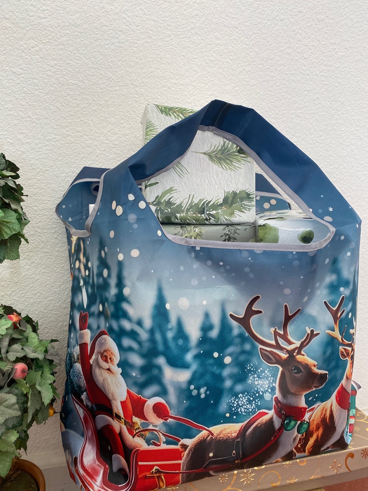 Wrapables Large Foldable Christmas Holiday Nylon Reusable Grocery Bag