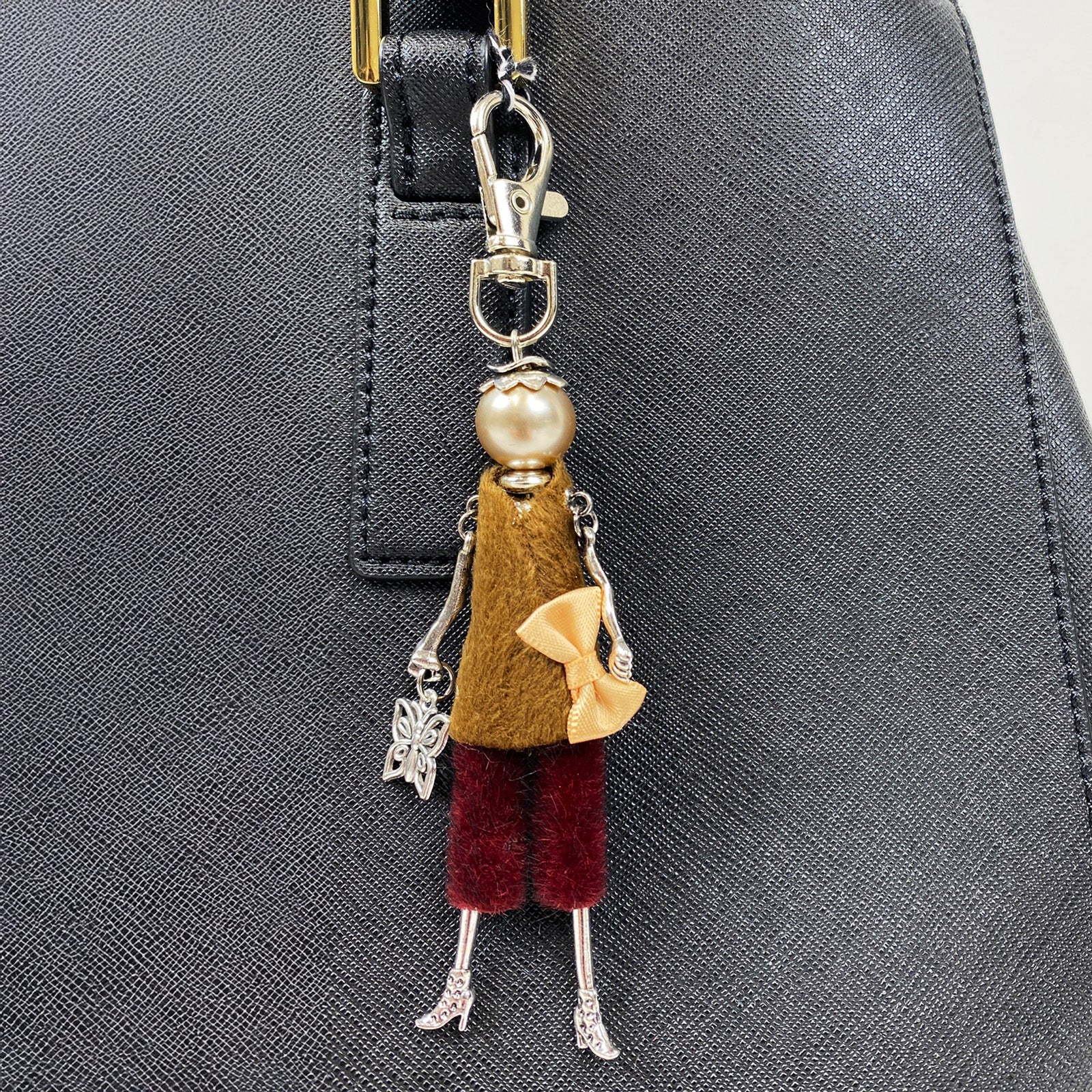 Wrapables Hanging Fashionista Doll Keychain, Crystal Rhinestone Keyring Bag Charm