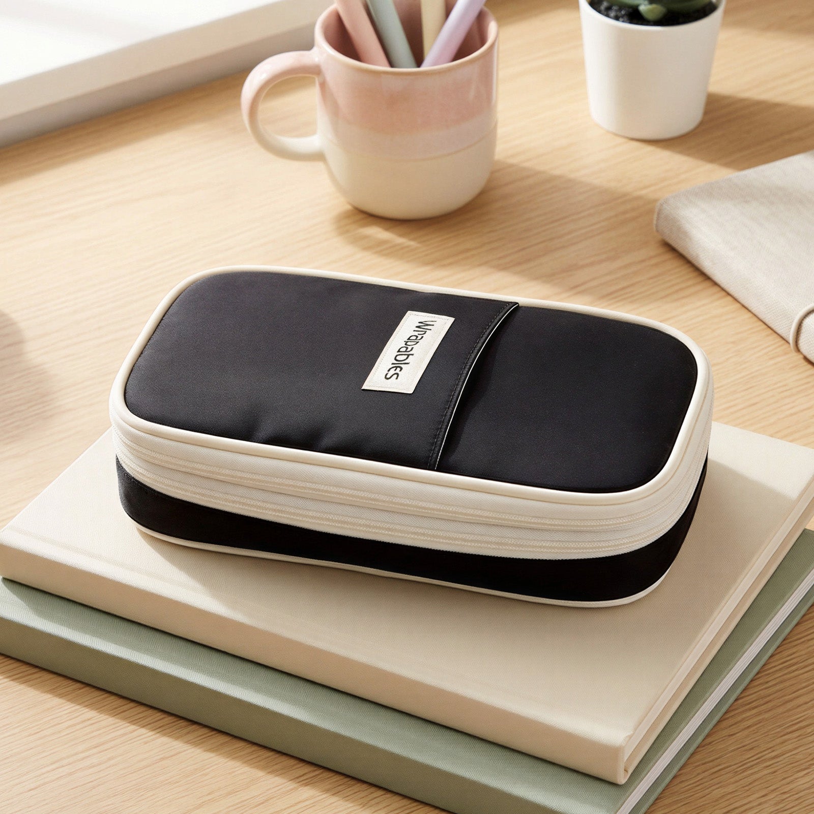 Wrapables Large Capacity Pencil Case, Expandable Pencil Pouch for Stationery Tools, Black