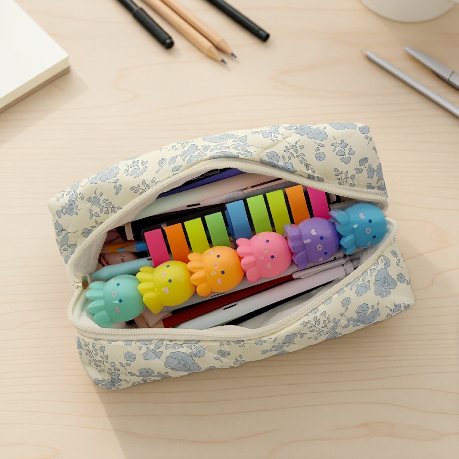 Wrapables Floral Quilted Makeup Bag for Cosmetics, Toiletries, Travel