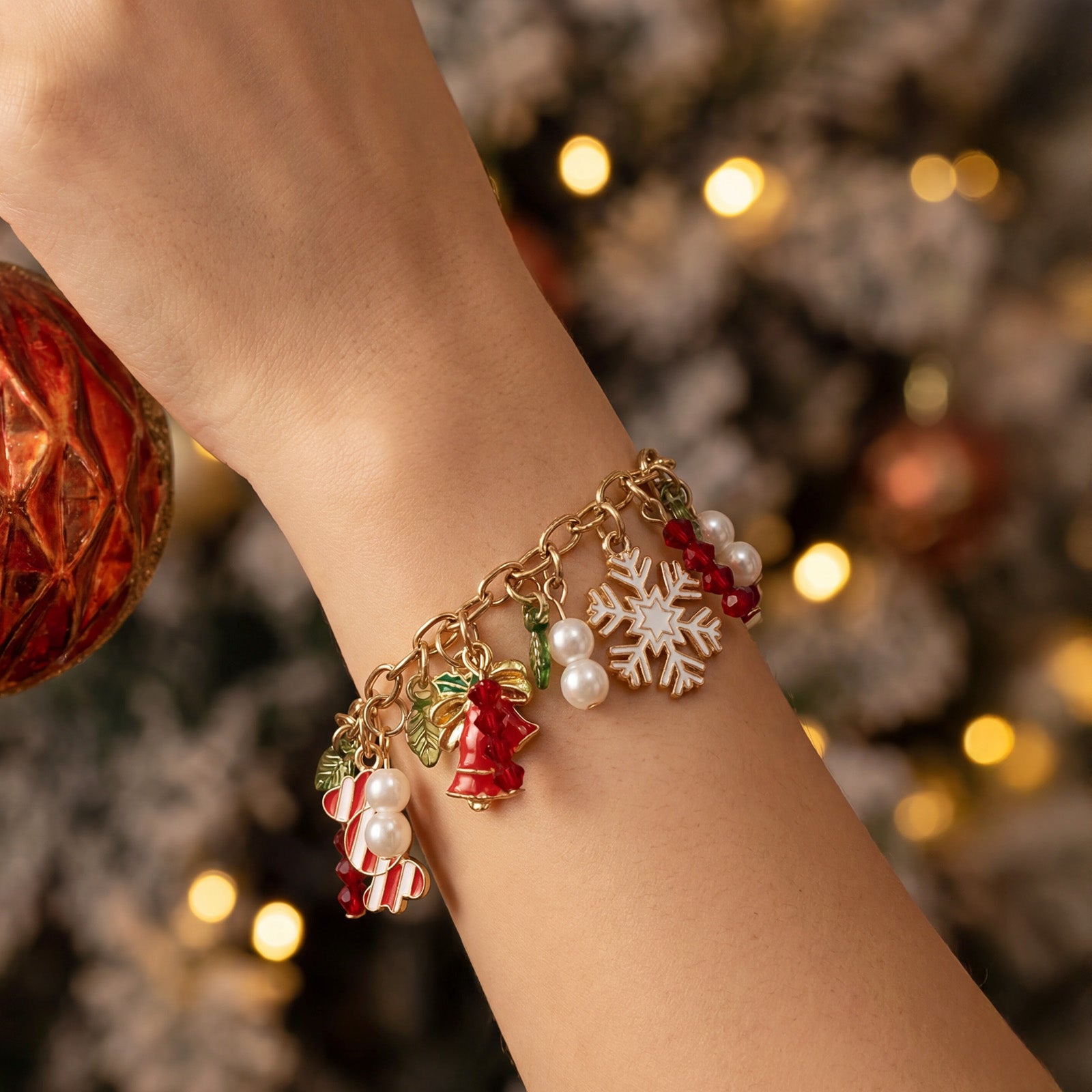 Wrapables Christmas Holiday Charms Friendship Bracelet