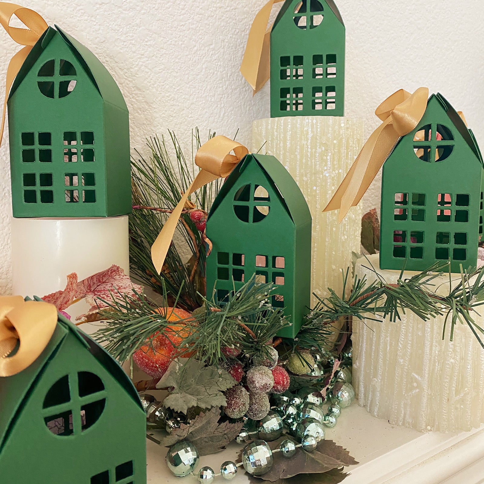 Wrapables Festive Christmas House Shaped Gift Boxes with Ribbons for Weddings, Housewarming, Cookies, Candies, Treats, Party Favors