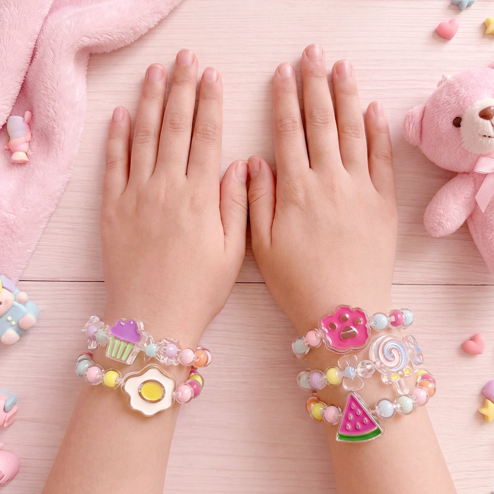 Wrapables Girls Princess Dress-Up Beaded Bracelet Jewelry for Party Favors, Goodie Bags, Birthday Parties (Set of 5)