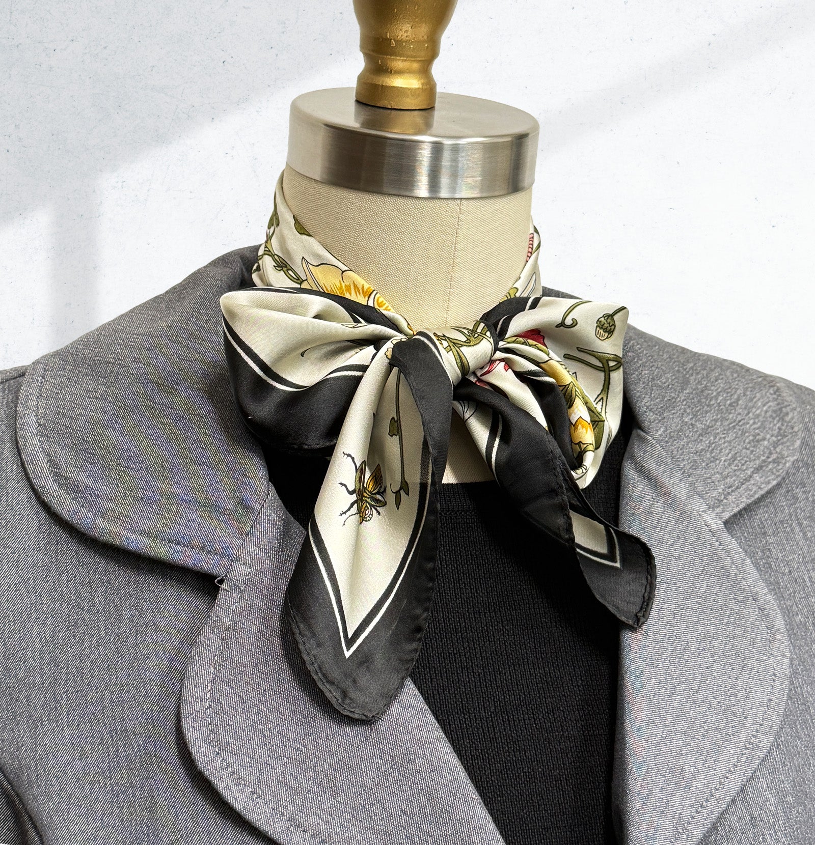 Wrapables 2 Piece Silky Feeling Satin Neckerchief Scarf Set, 26.5" Square Scarf Value Pack, Abstract Bouquet