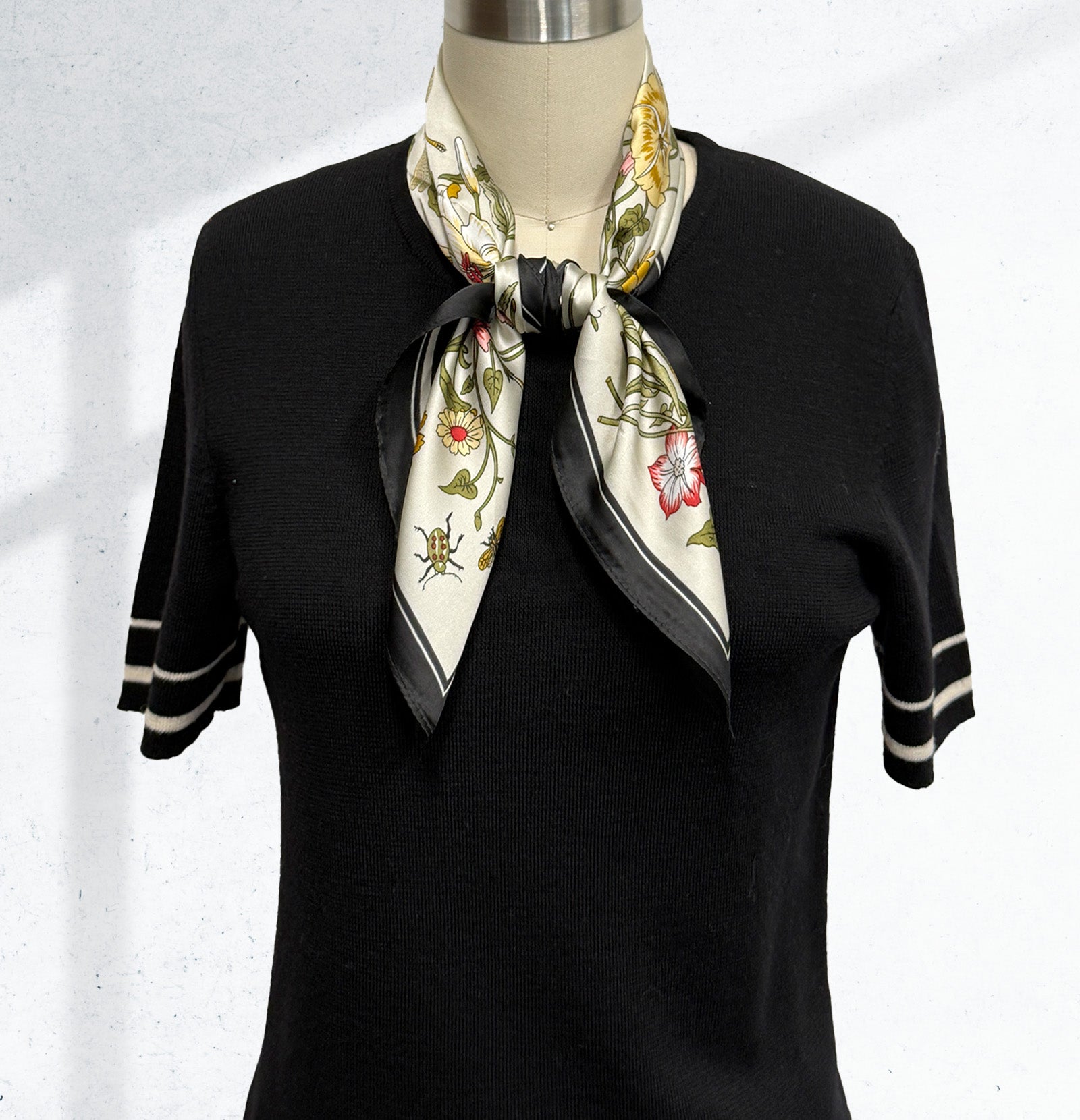 Wrapables 2 Piece Silky Feeling Satin Neckerchief Scarf Set, 26.5" Square Scarf Value Pack, Abstract Bouquet