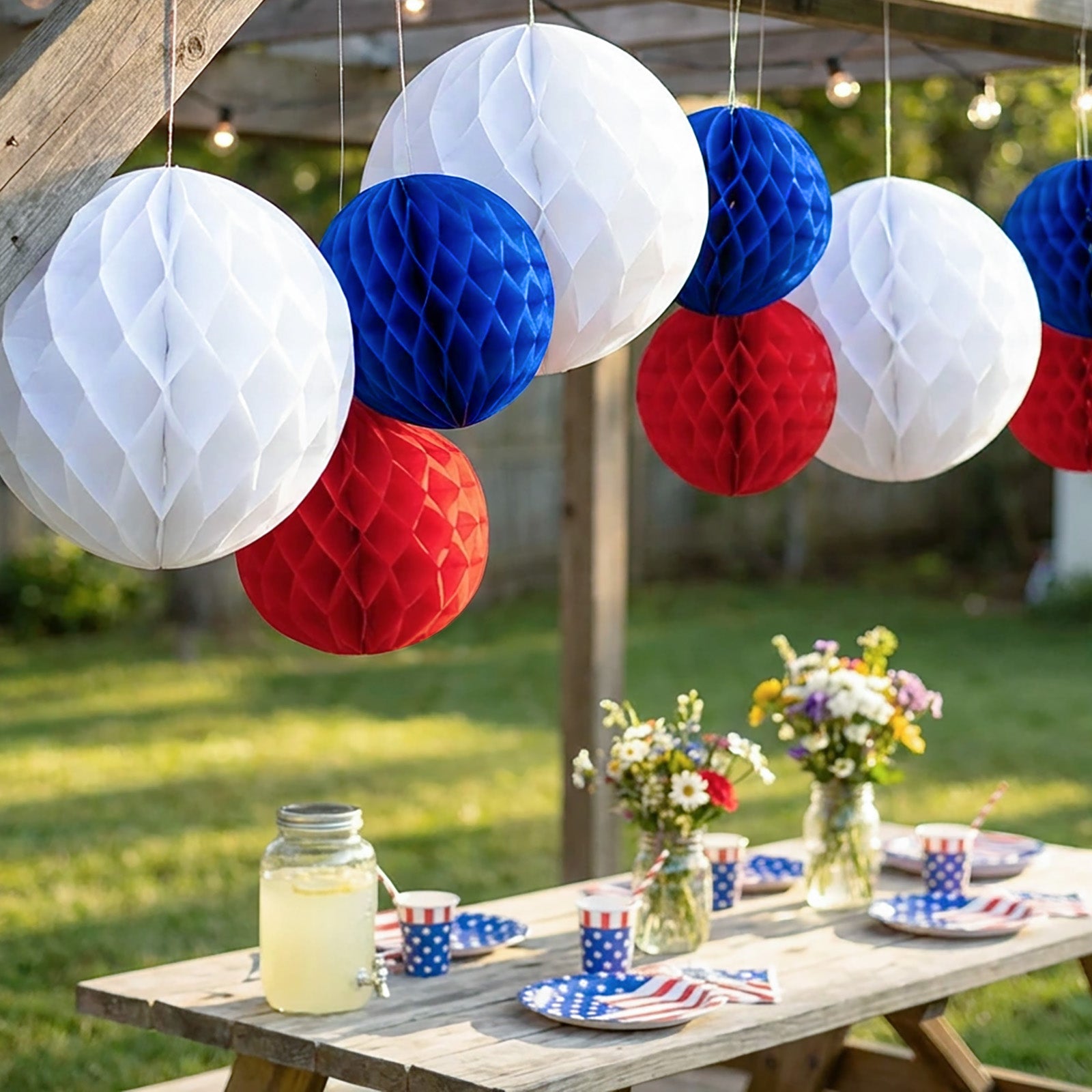 Wrapables Red White and Blue Patriotic 4th of July Honeycomb Party Decorations for Memorial Day, Veterans Day, Presidents Day, Independence Day (Set of 11)