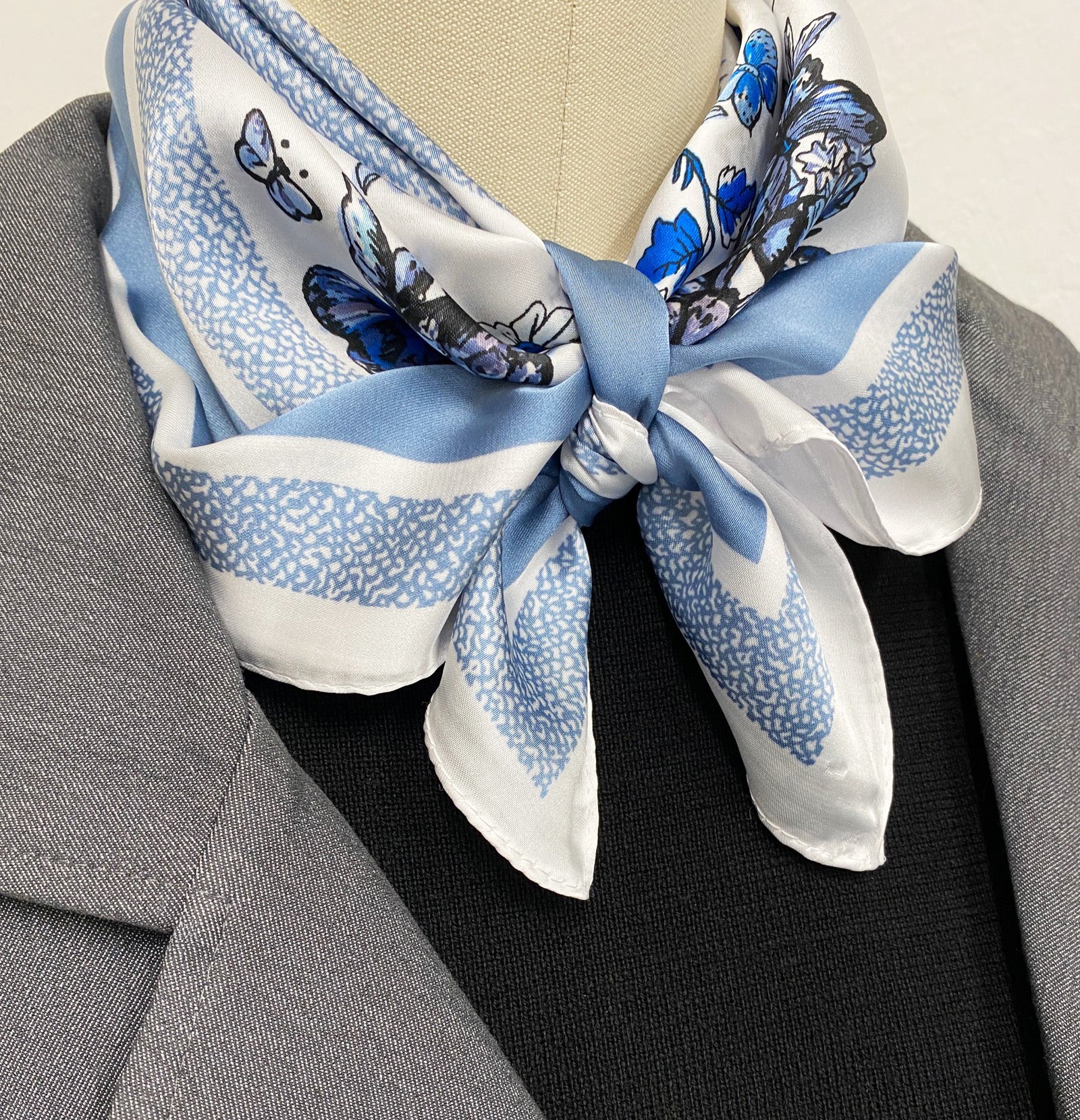 Wrapables Womens 2 Piece Silky Feeling Satin Square Scarf Set, 26.5x26.5 Inch Neckerchief [A74035, A75250], Dots Floral