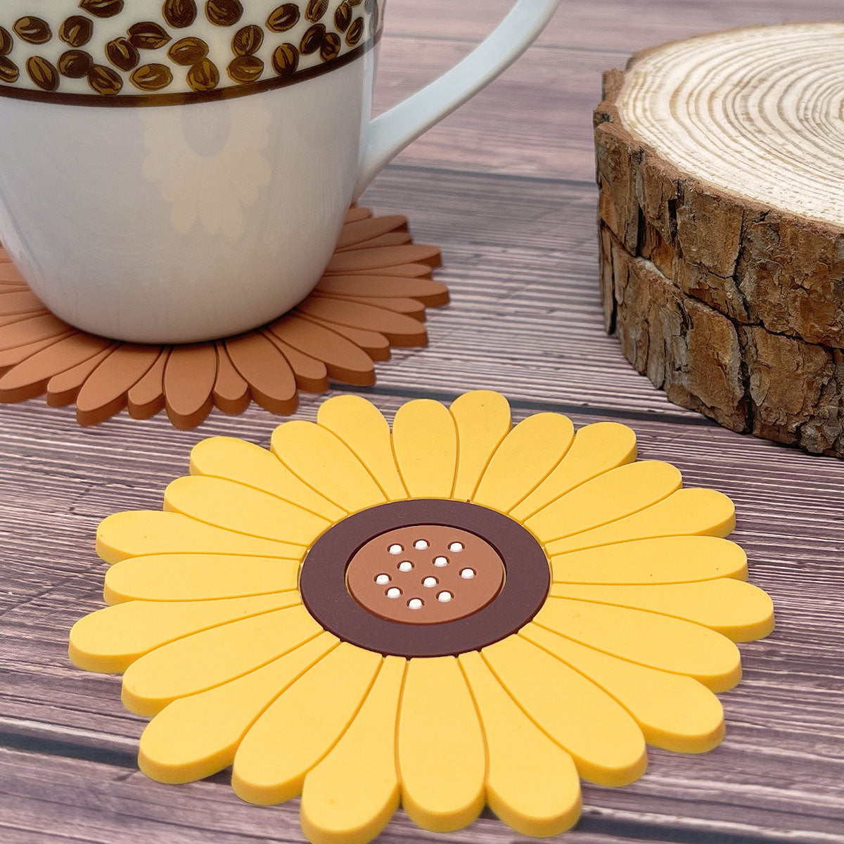 Wrapables Sunflower Coasters, Trivet Mats, Pot Holders for Cups, Drinks, Pots and Pans (Set of 2)
