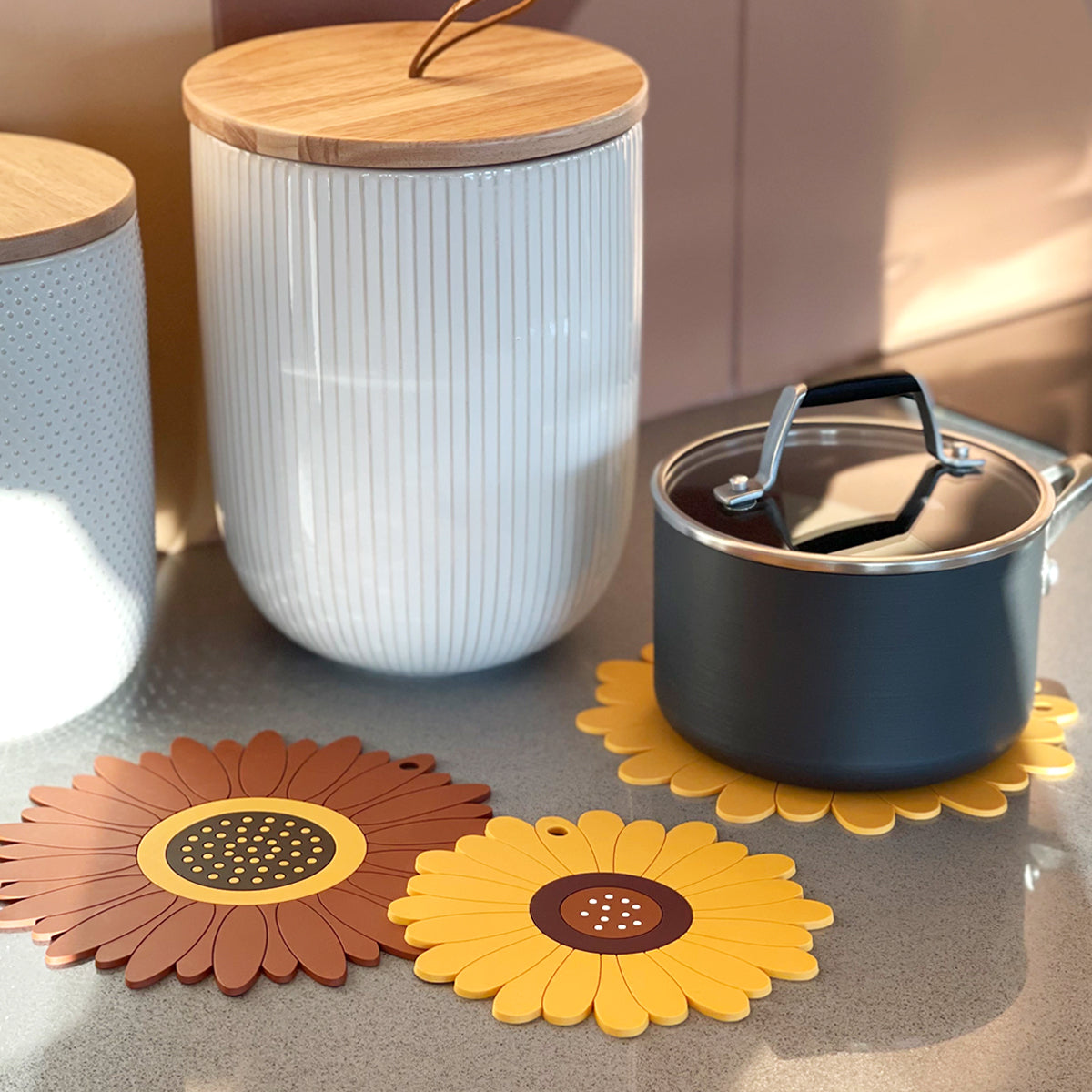 Wrapables Sunflower Coasters, Trivet Mats, Pot Holders (Set of 2